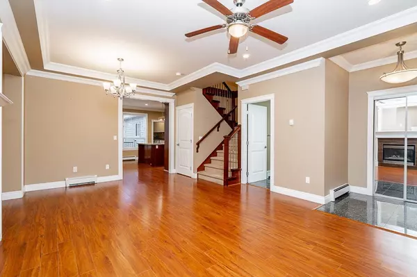 Surrey, BC V3X0C7,5962 129 STREET