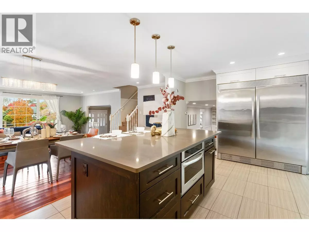 Delta, BC V4L2J3,733 KINGFISHER PLACE