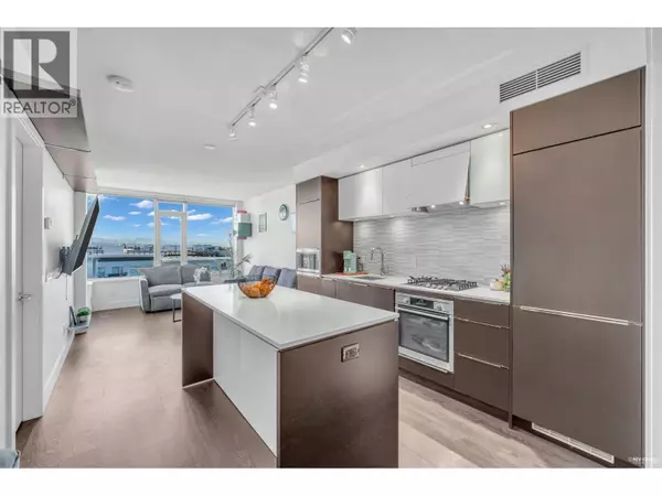 5233 GILBERT RD #1007, Richmond, BC V7C0B3