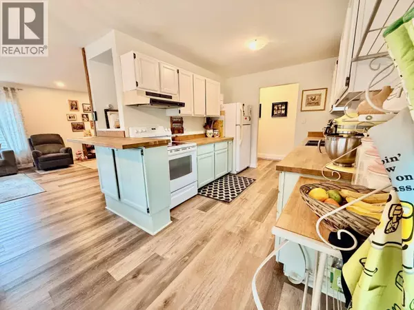 Sechelt, BC V7Z0N3,5607 WAKEFIELD ROAD