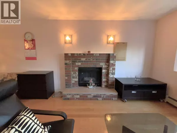 Vancouver, BC V5T2E8,963 E 11TH AVENUE