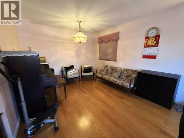 Vancouver, BC V5T2E8,963 E 11TH AVENUE