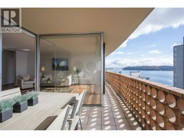 2135 ARGYLE AVE #902, West Vancouver, BC V7V1A5