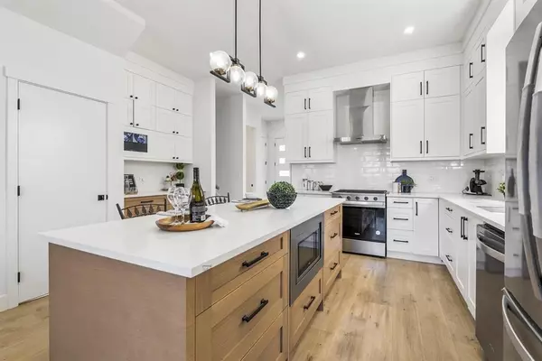 Langley, BC V2Y3V2,19637 76 AVENUE