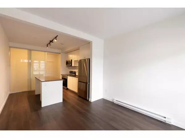 Surrey, BC V4N6Y6,8509 158 ST #129