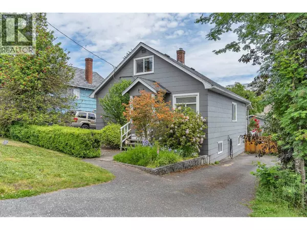 Coquitlam, BC V3K4L7,221 LEBLEU STREET