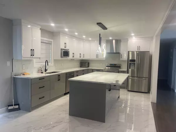 Abbotsford, BC V2T3X1,32668 PANDORA AVENUE