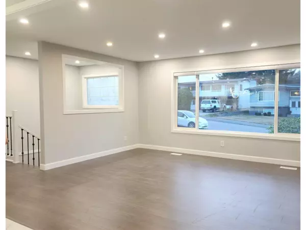 Abbotsford, BC V2T3X1,32668 PANDORA AVENUE