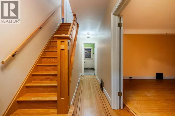 New Westminster, BC V3M3M6,310 ASH STREET