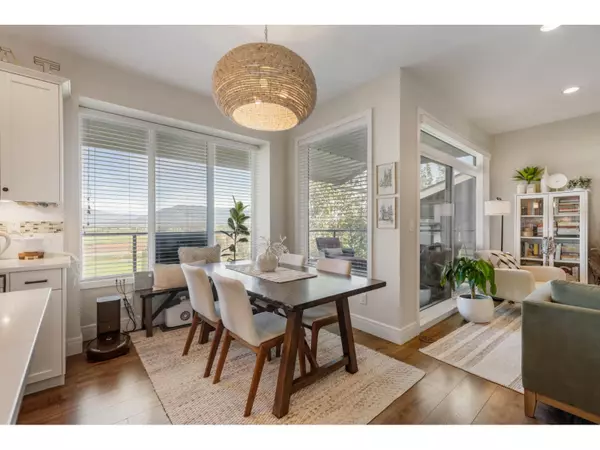 Chilliwack, BC V2P0E7,50634 LEDGESTONE PL #10