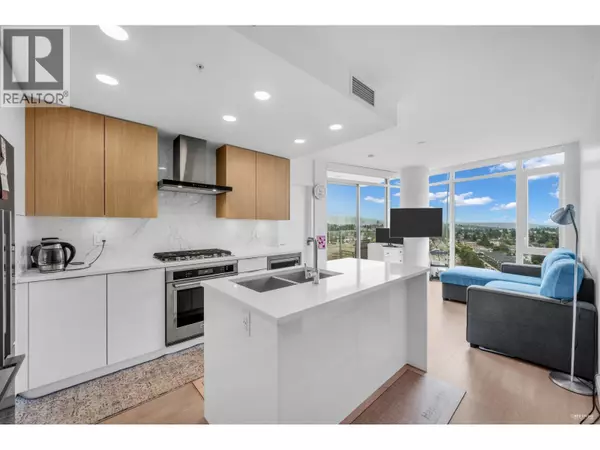 Burnaby, BC V3N0J7,7769 PARK CRES #1607