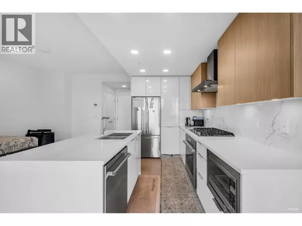 Burnaby, BC V3N0J7,7769 PARK CRES #1607