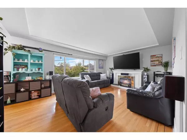 White Rock, BC V4B3A8,14424 MANN PARK CRESCENT