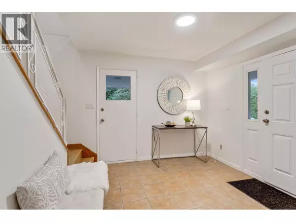 North Vancouver, BC V7J3B4,3288 HOSKINS ROAD