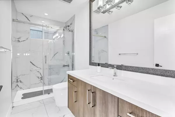 Surrey, BC V4P0E1,14338 36A STREET