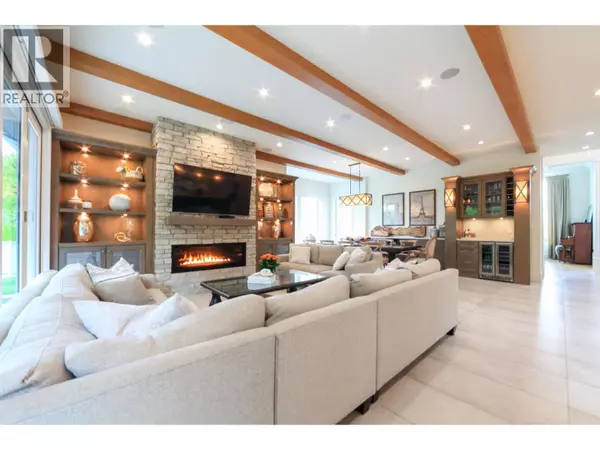 Burnaby, BC V5E3X3,7863 WALMSLEY COURT