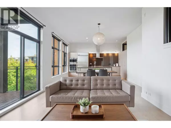 New Westminster, BC V3M0H4,220 SALTER ST #302