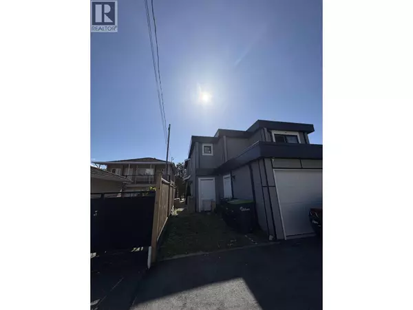 2885 E GEORGIA STREET, Vancouver, BC V5K2K3