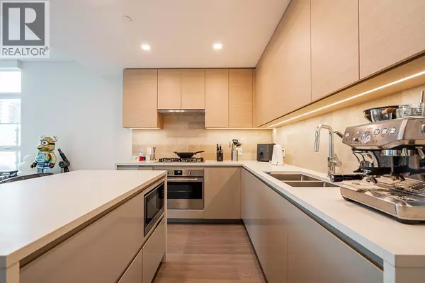 Burnaby, BC V5C0N8,2108 GILMORE AVE #610