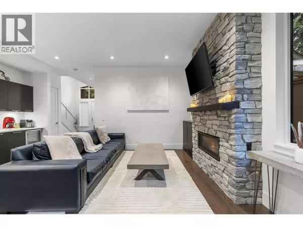 Anmore, BC V3H4Z4,3295 SUNNYSIDE RD #22