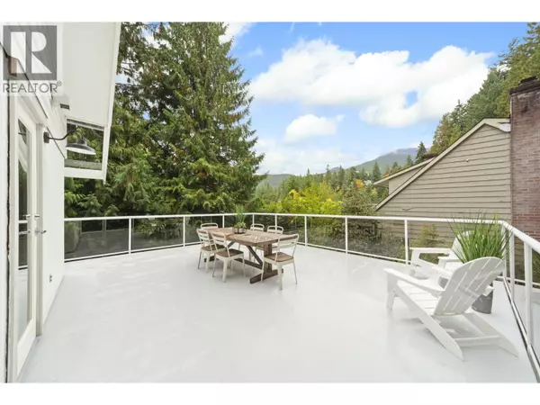 West Vancouver, BC V7W1N6,5540 GREENLEAF ROAD