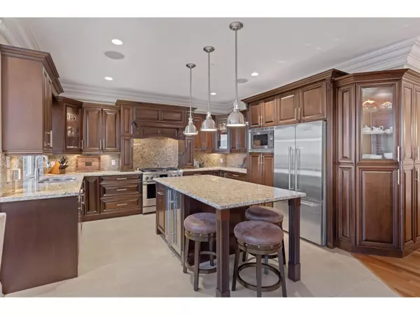 White Rock, BC V4B1S5,15781 PACIFIC AVENUE