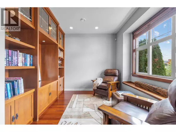 Burnaby, BC V5C4M5,186 MACDONALD AVENUE