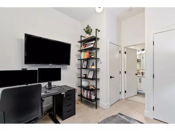 Surrey, BC V4P0G1,2999 151 #14