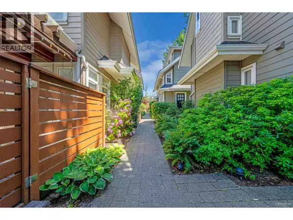 North Vancouver, BC V7L3L6,1626 ST. ANDREWS AVENUE