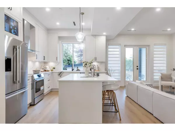 White Rock, BC V4B2J3,15570 OXENHAM AVENUE