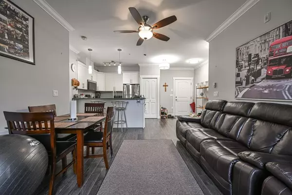 Surrey, BC V3W1S7,8183 121A ST #313