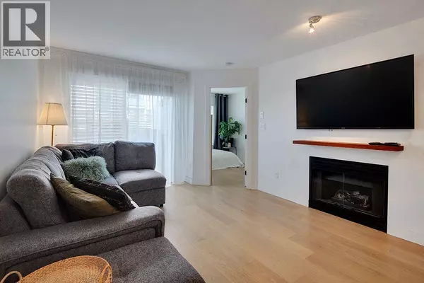 North Vancouver, BC V7M3M8,108 West ESPLANADE AVE #411