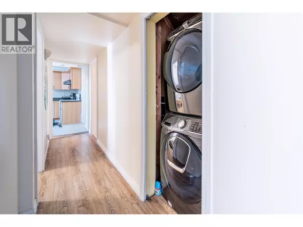 Richmond, BC V7A4K8,10571 BISSETT DRIVE