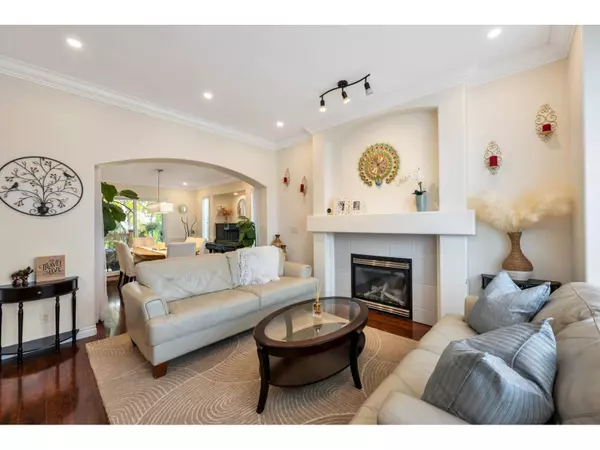 Surrey, BC V3S9L1,6185 167A AVENUE