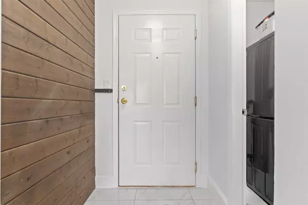 Abbotsford, BC V2S8C6,33708 KING RD #406