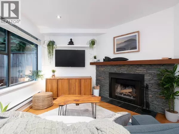 North Vancouver, BC V7G1W7,2151 BANBURY RD #9