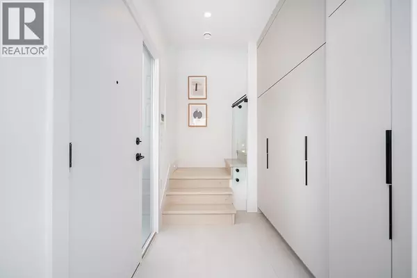 Vancouver, BC V5K2M4,2462 ADANAC STREET