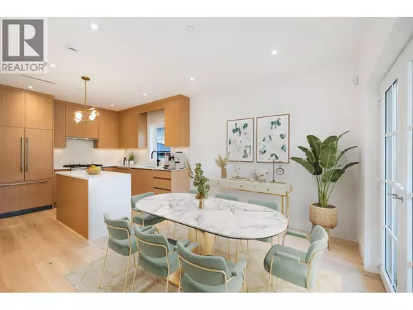 North Vancouver, BC V7M1K7,263 W 6TH STREET