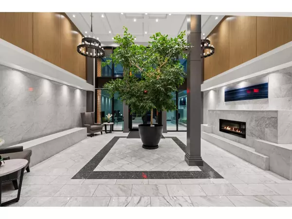 White Rock, BC V4B2J6,14855 THRIFT #413