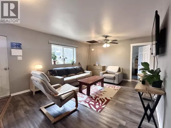 Valemount, BC V0E2Z0,1144 6TH AVENUE