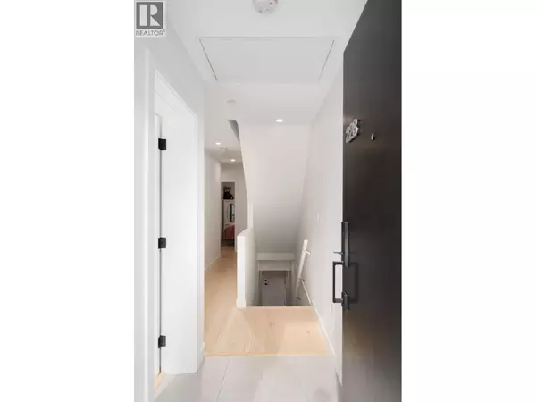 North Vancouver, BC V7M1E3,650 East 2ND ST #228