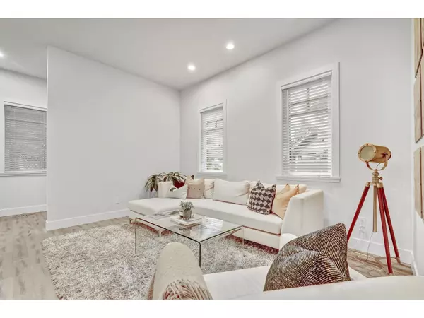 Surrey, BC V3S8K5,3122 160 ST #27