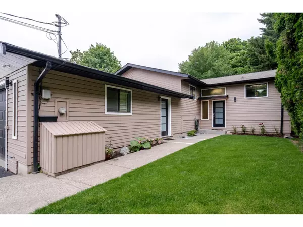 Abbotsford, BC V2S2S2,33897 WALNUT AVENUE