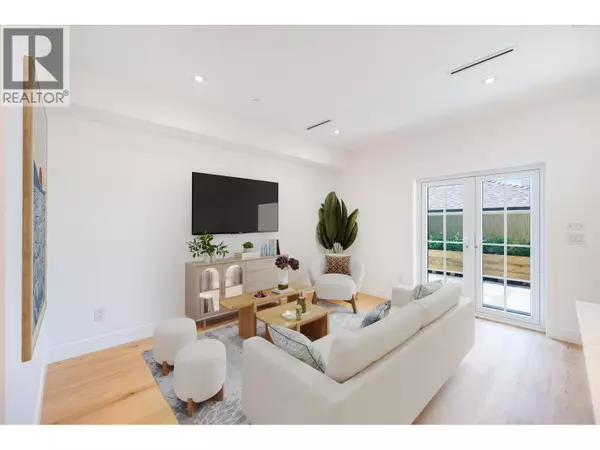 North Vancouver, BC V7M1K7,265 W 6TH STREET