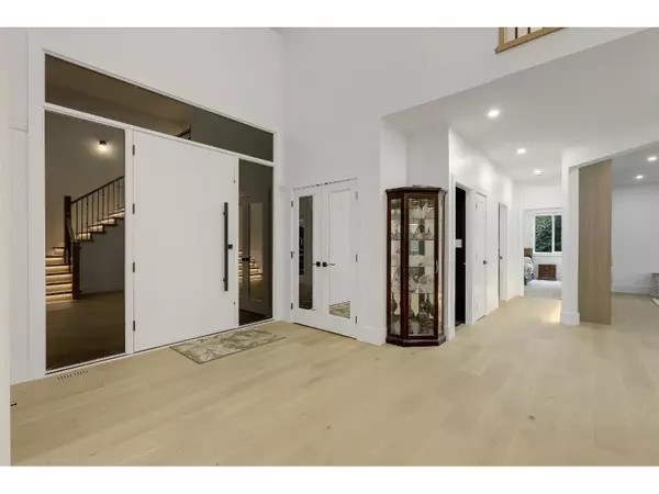 White Rock, BC V3S9V7,18040 20 AVENUE