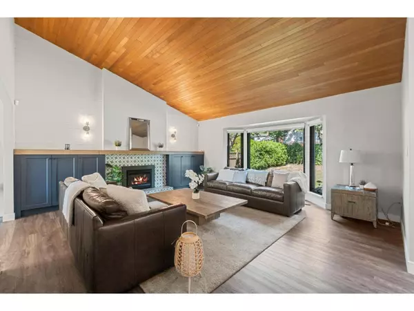 Surrey, BC V3S5Z7,15032 SPENSER DRIVE