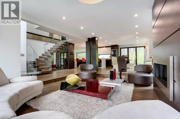 North Vancouver, BC V7R4K3,4577 CAPILANO ROAD