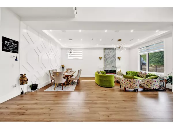 Surrey, BC V4A2C2,15496 22 AVENUE