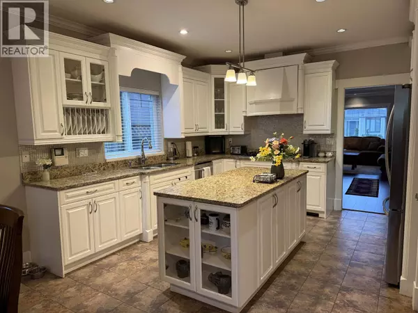 Coquitlam, BC V3J2J1,647 IVY AVENUE