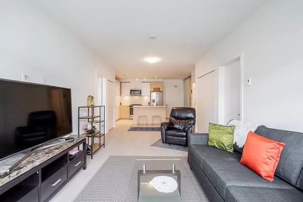 Surrey, BC V3T0M9,13963 105 BLVD #421